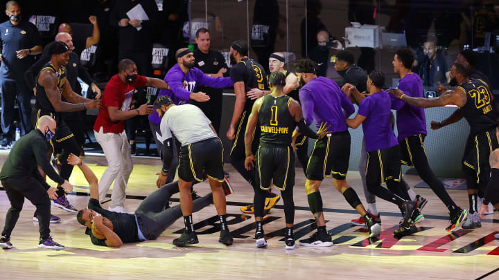 Los Lakers tienen ventaja de 2-0 en las finales de conferencia ante los Nuggets tras los dos primeros juegos