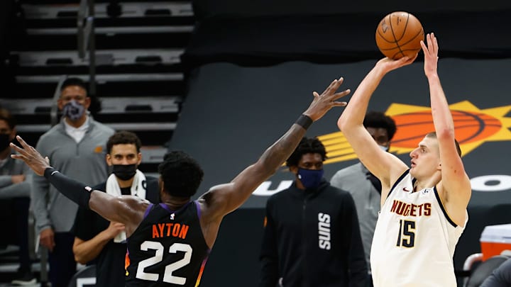 Aunque Nikola Jokic se hizo sentir en la cancha los Nuggets no pudieron conseguir la victoria ante los Kings