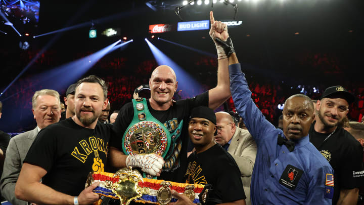 Tyson Fury recibió una propuesta para pelear con Mike Tyson, pero uno de sus representantes se niega