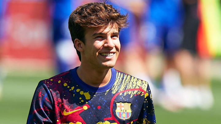 Deportivo Alaves v FC Barcelona  - La Liga