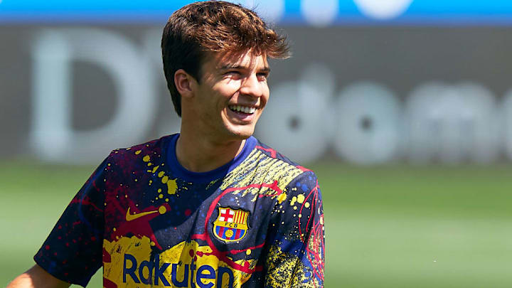 Deportivo Alaves v FC Barcelona  - La Liga