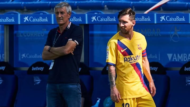 Deportivo Alaves v FC Barcelona  - La Liga