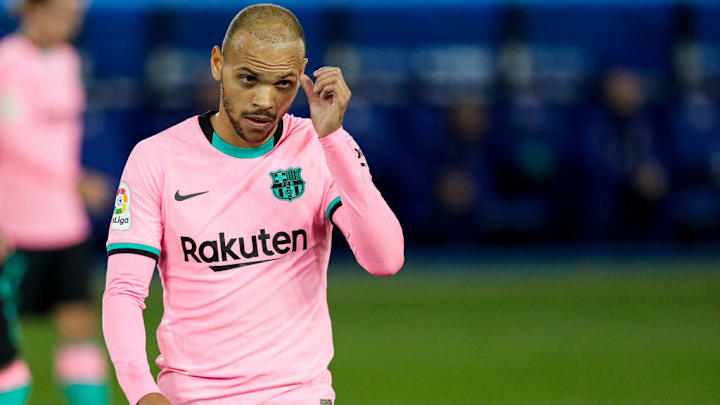 Deportivo Alaves v FC Barcelona - La Liga Santander