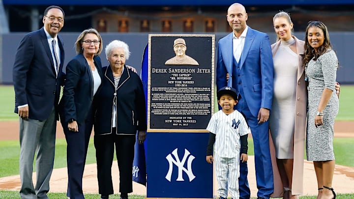 Jeter contó con gran parte de su familia en el acto celebrado en Cooperstown