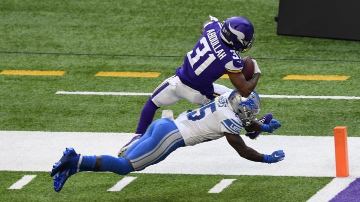 Running back/special teamer Ameer Abdullah is re-signing with the Minnesota Vikings.