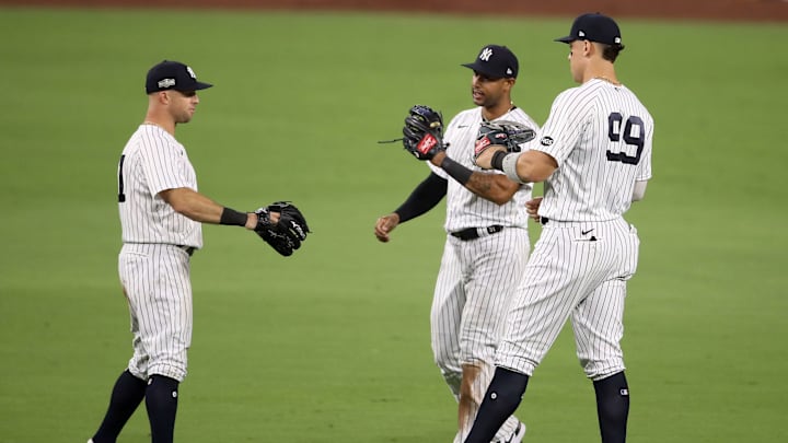 Los Yankees siguen con vida en la postemporada