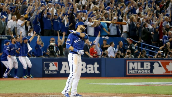 El ex jugador de los Azulejos es autor de algunos de los bat flip más épicos de los últimos años en las mayores