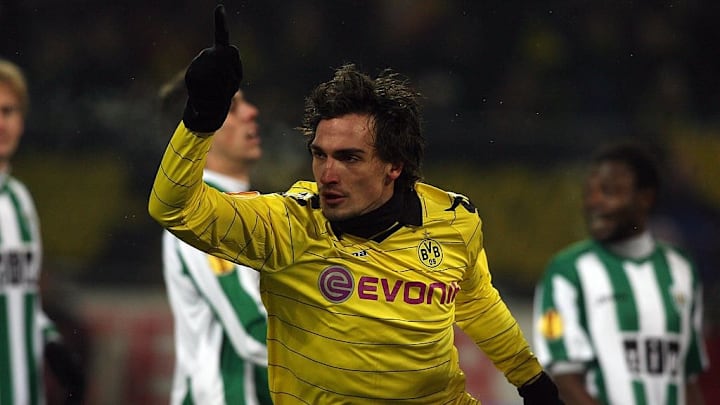 Dortmund's defender Mats Hummels celebra