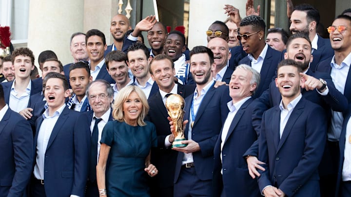 Emmanuel Macron, Brigitte Trogneux, Hugo Lloris, Didier Deschamps, Lucas Hernández - Soccer Player, Paul Pogba, Kylian Mbappé, Benjamin Pavard, Olivier Giroud, Raphael Varane, Presnel Kimpembe, Samuel Umtiti, Corentin Tolisso, Blaise Matuidi Emmanuel Macron, Brigitte Trogneux, Hugo Lloris, Didier Deschamps, Lucas Hernández - Soccer Player, Paul Pogba, Kylian Mbappé, Benjamin Pavard, Olivier Giroud, Raphael Varane, Presnel Kimpembe, Samuel Umtiti, Corentin Tolisso, Blaise Matuidi