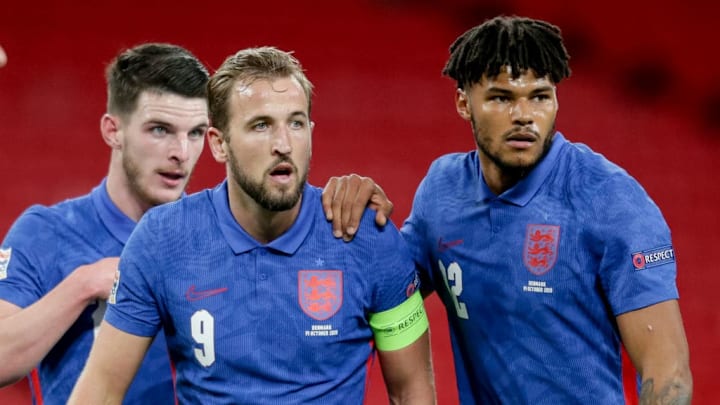 Harry Kane junto a sus compañeros con Inglaterra