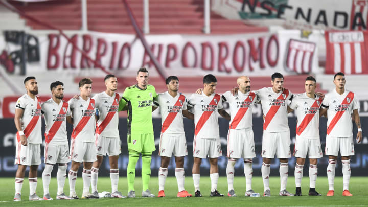 Estudiantes v River Plate