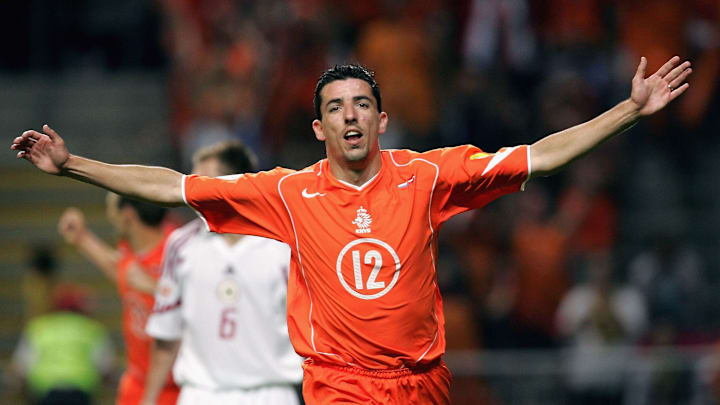 Euro 2004: Holland v Latvia Euro 2004: Holland v Latvia
