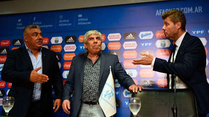 Claudio Tapia, Hugo Moyano y Marcelo Tinelli. Claudio Tapia, Hugo Moyano y Marcelo Tinelli.