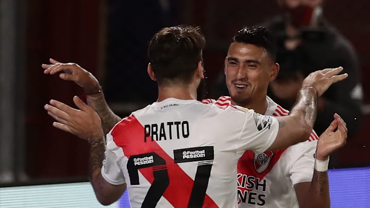 River es uno de los clasificados River es uno de los clasificados