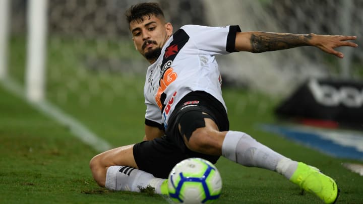Ricardo Graça faz dupla de zaga com Ulisses Ricardo Graça faz dupla de zaga com Ulisses