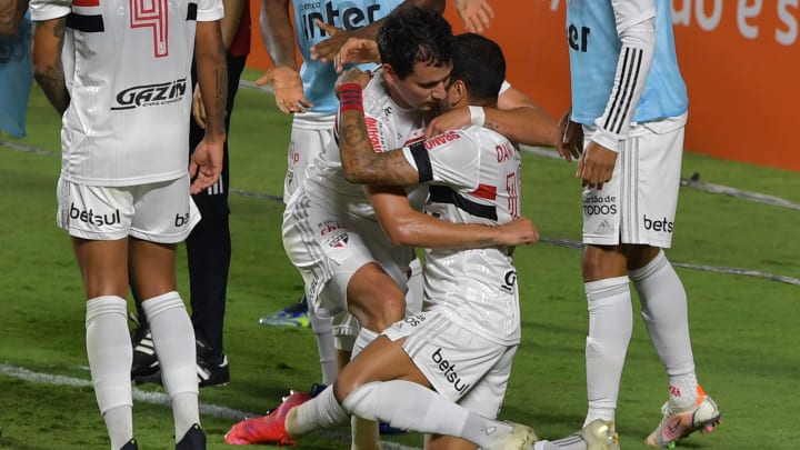 Apesar de ser favorito pelo Grupo E, São Paulo irá encarar adversários imprevisíveis. Apesar de ser favorito pelo Grupo E, São Paulo irá encarar adversários imprevisíveis.