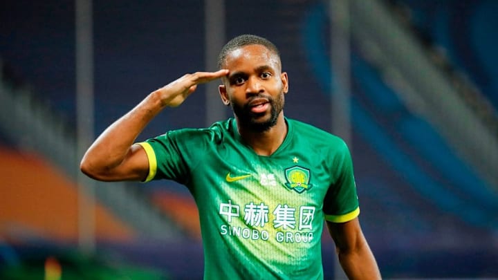 Bakambu cogió un avión a Barcelona