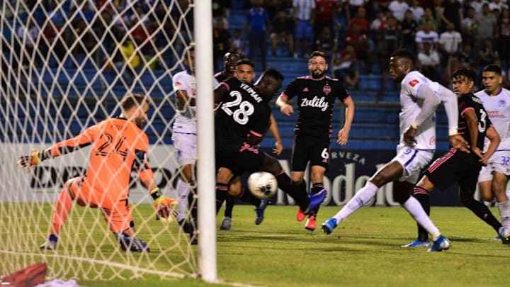 FBL-CONCACAF-OLIMPIA-SOUNDERS