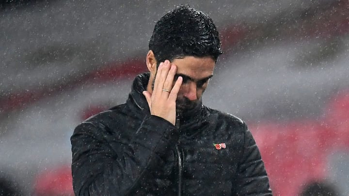 Arteta gathers his thoughts in the 3-0 defeat to Aston Villa