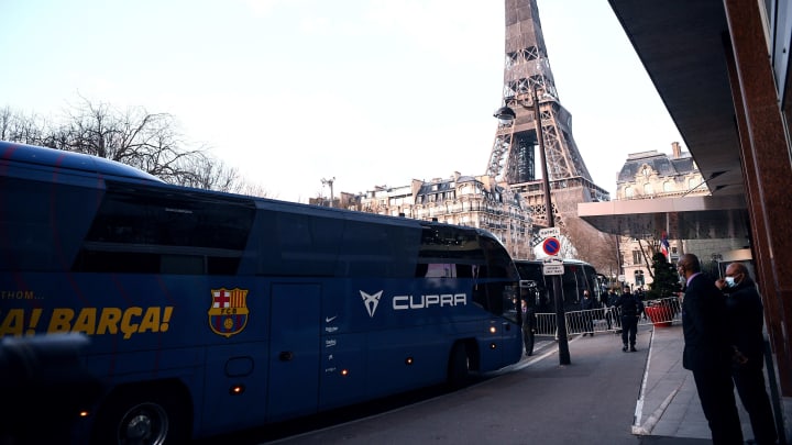 Le bus du PSG à son arrivée à Paris. Le bus du PSG à son arrivée à Paris.