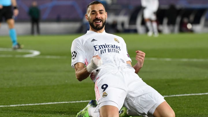 Karim Benzema est en très grande forme dernièrement avec le Real Madrid. Karim Benzema est en très grande forme dernièrement avec le Real Madrid.