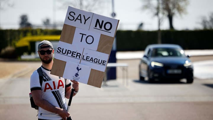 Comitê Executivo da Uefa irá se reunir nesta sexta-feira (23) para discutir possível exclusão dos times que estão na semifinal da Champions League. Comitê Executivo da Uefa irá se reunir nesta sexta-feira (23) para discutir possível exclusão dos times que estão na semifinal da Champions League.