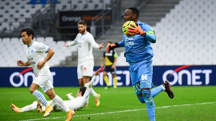 Le Fenomeno veille sur la défense de l'OM.