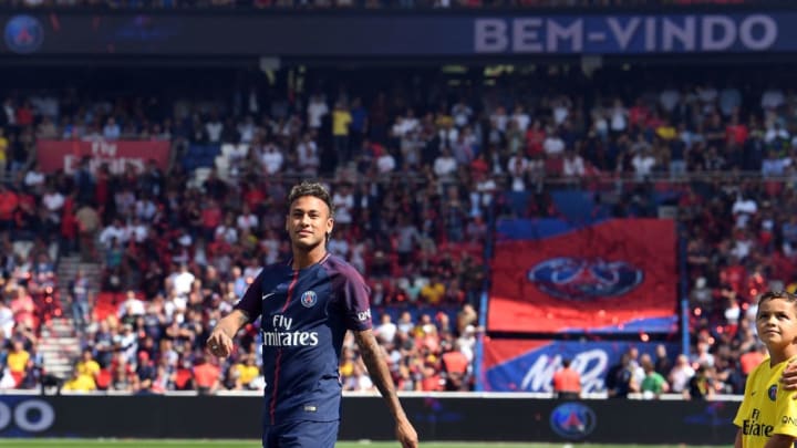 El de Neymar es el fichaje más caro en la historia del fútbol.