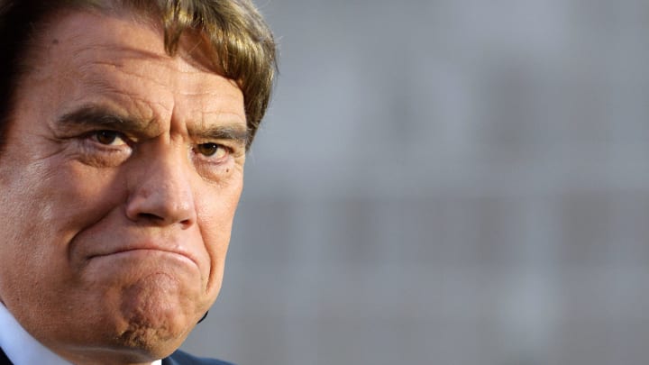 Bernard Tapie espère voir un autre OM avec les changements récents de direction. Bernard Tapie espère voir un autre OM avec les changements récents de direction.