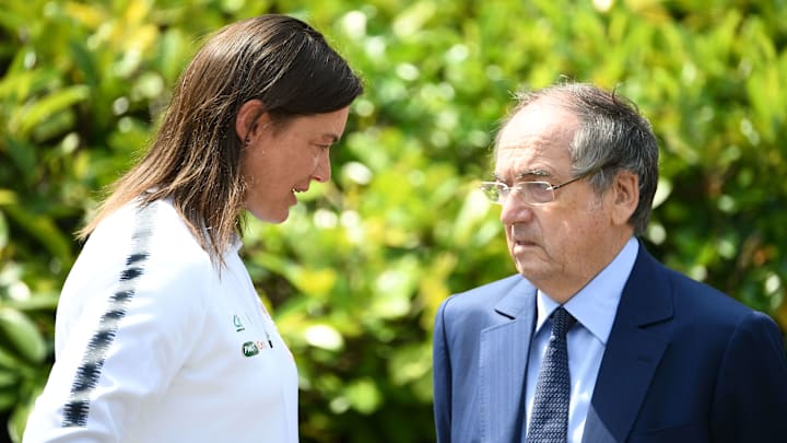 Le président de la FFF a mis la pression sur sa sélectionneuse Le président de la FFF a mis la pression sur sa sélectionneuse