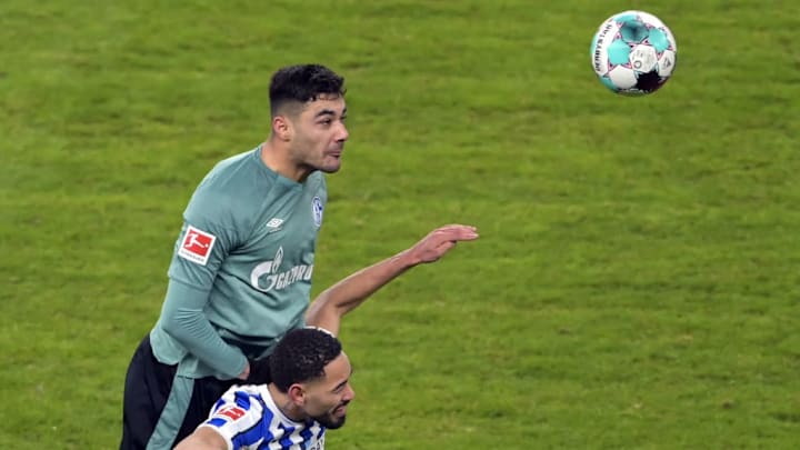 Ozan Kabak jago duel bola udara