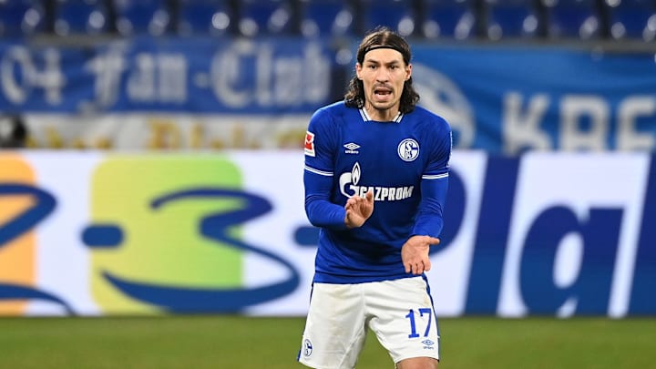 Benjamin Stambouli steht ziemlich alleine. Benjamin Stambouli steht ziemlich alleine.