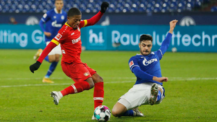 Wirft sich häufig vergebens für Schalke vor die Kugel: Ozan Kabak