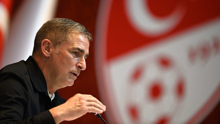 Stefan Kuntz konuşuyor. Stefan Kuntz konuşuyor.