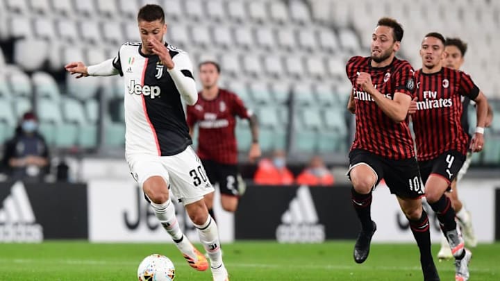 Rodrigo Bentancur vs Hakan Calhanoglu