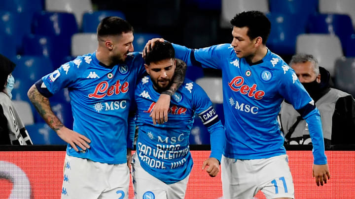 Politano e Lozano abbracciano Insigne dopo la rete alla Juventus Politano e Lozano abbracciano Insigne dopo la rete alla Juventus