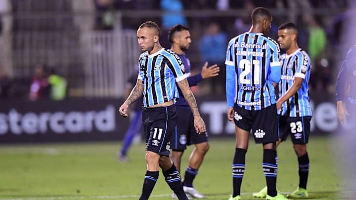 FBL-LIBERTADORES-CATOLICA-GREMIO