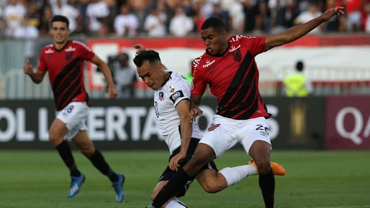 FBL-LIBERTADORES-COLOCOLO-PARANAENSE