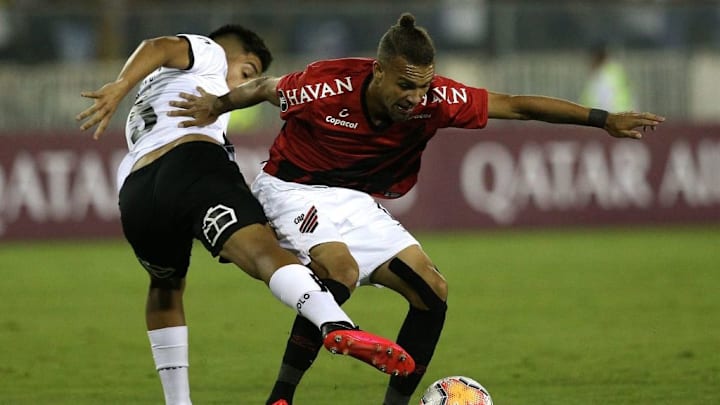 FBL-LIBERTADORES-COLOCOLO-PARANAENSE