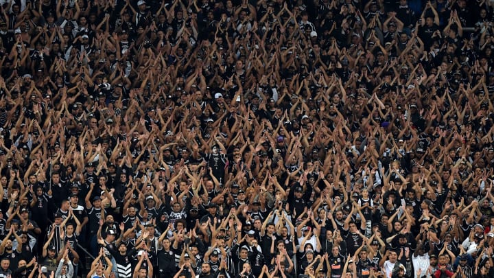 Fiel acredita que pagamento da Arena Itaquera pode fazer o Corinthians se tornar uma "potência mundial".