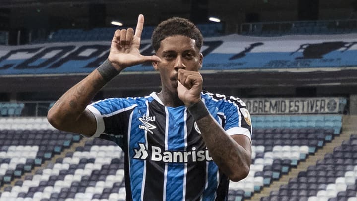 Meia não consegue apresentar o futebol que dele se espera Meia não consegue apresentar o futebol que dele se espera