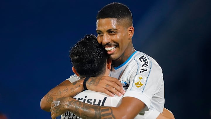 FBL-LIBERTADORES-GUARANI-GREMIO