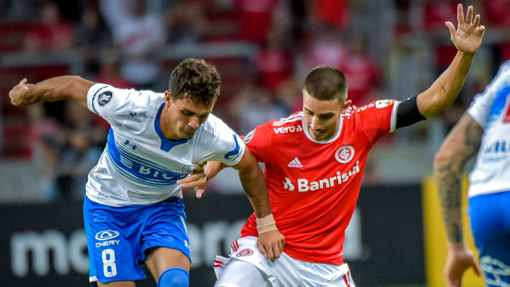 Thiago Galhardo é uma das esperanças do Inter Thiago Galhardo é uma das esperanças do Inter