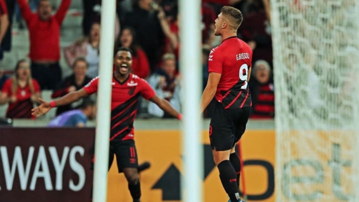 O Athletico Paranaense passa por um verdadeiro furacão na temporada. O Red Bull Bragantino também vive momento complicado.