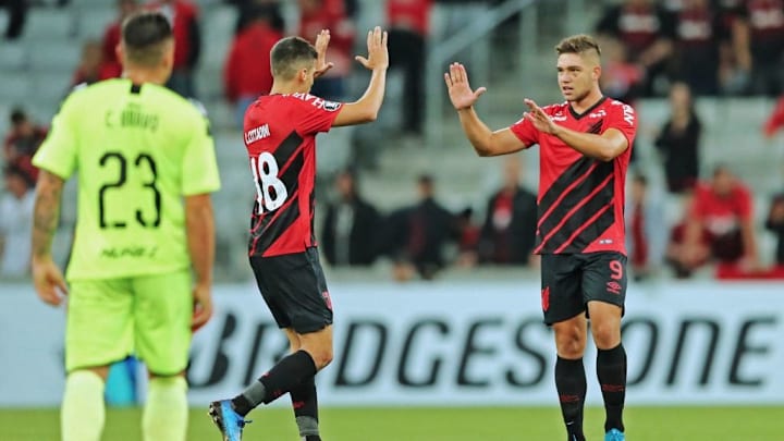 FBL-LIBERTADORES-PARANAENSE-PENAROL