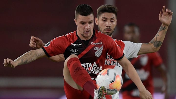 Kayzer é uma das principais armas do Furacão nessa reta final. 
