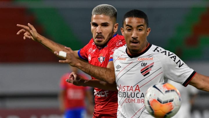 FBL-LIBERTADORES-WILSTERMANN-PARANAENSE