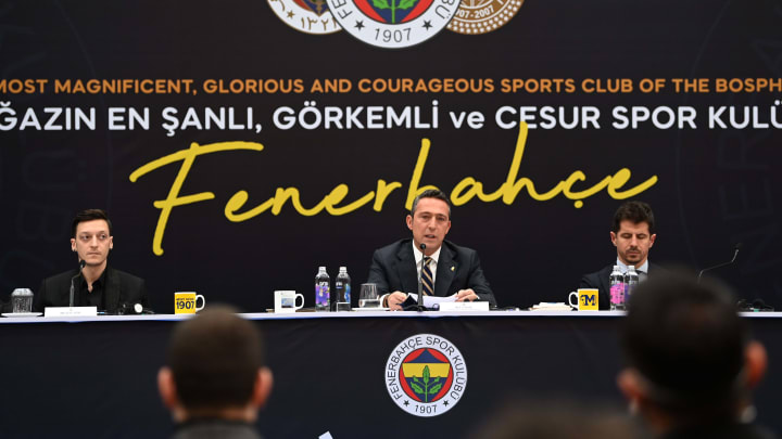 Mesut Özil'in imza töreni Mesut Özil'in imza töreni