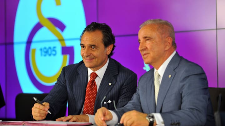 Cesare Prandelli'nin imza töreninden Cesare Prandelli'nin imza töreninden