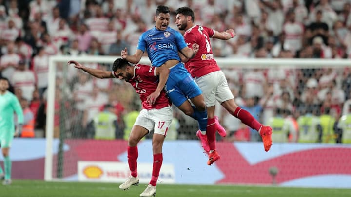 Mostafa Mohamed (au centre) va être la première recrue des Verts.